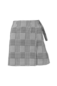 Wrap Skirt in Houndstooth Print
